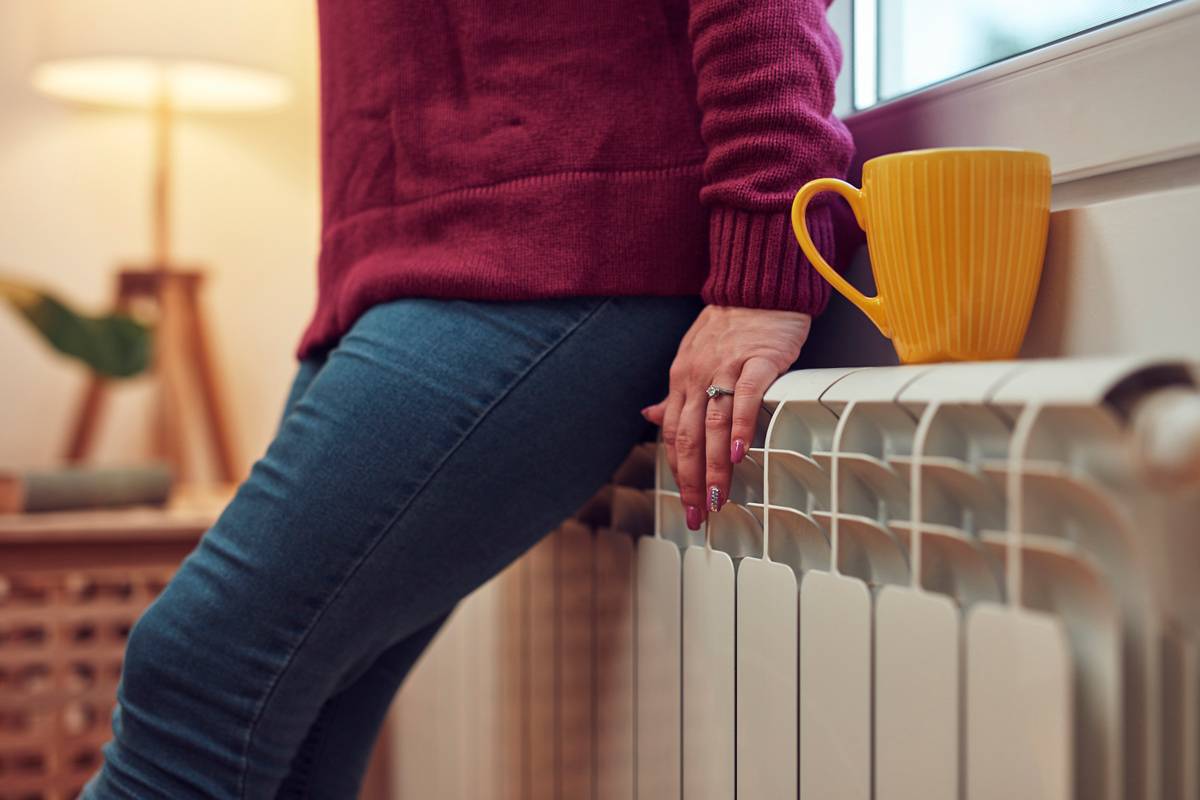 Vezměte ho z kuchyně a položte za radiátor. Okamžitě zahřeje váš byt.