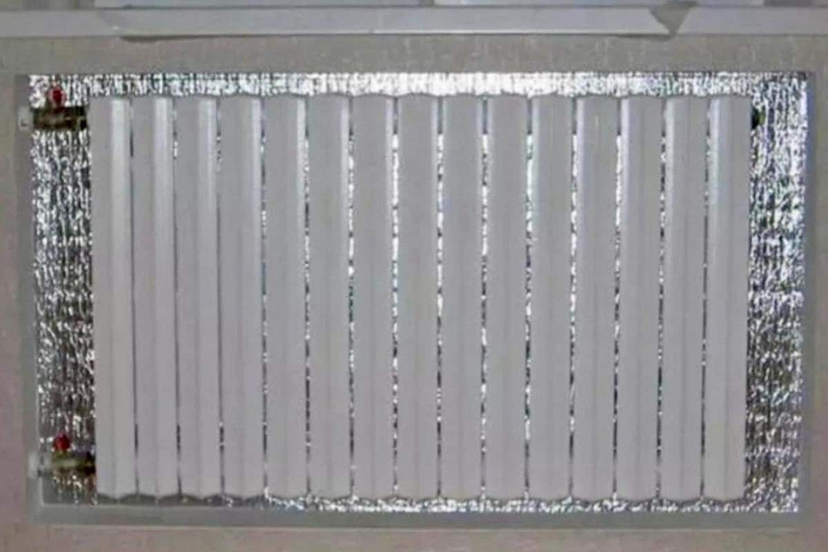 Vezměte ho z kuchyně a položte za radiátor. Okamžitě zahřeje váš byt.